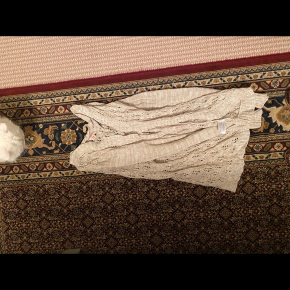 clothes - Picture 4 of 10